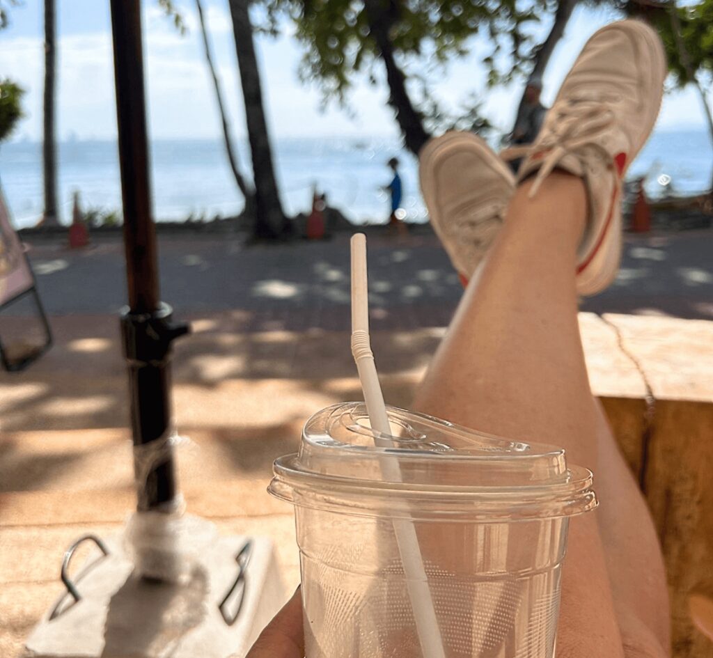 café en la playa aonang