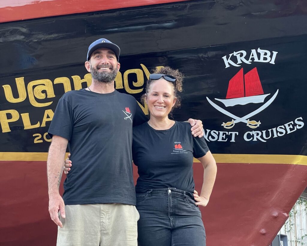 michael y carolyn de krabi sunset cruises fuera un primer plano del barco