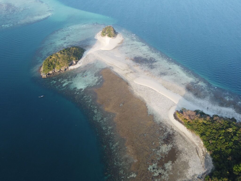 Barre de sable de Krabi à Taley Waek, Koh Tub